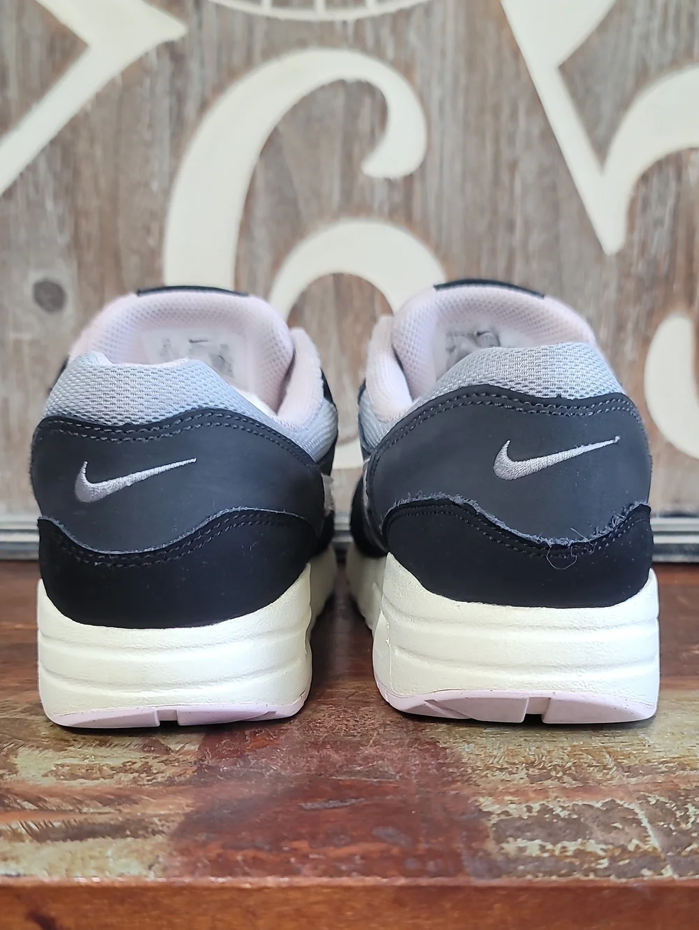 Nike Women’s Air Max 1 